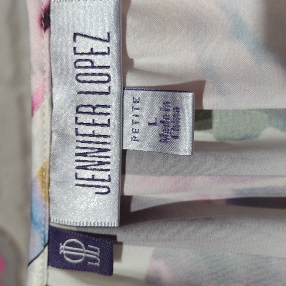 Jennifer Lopez Floral Women's Top - Multicolor - Picture 3 of 7